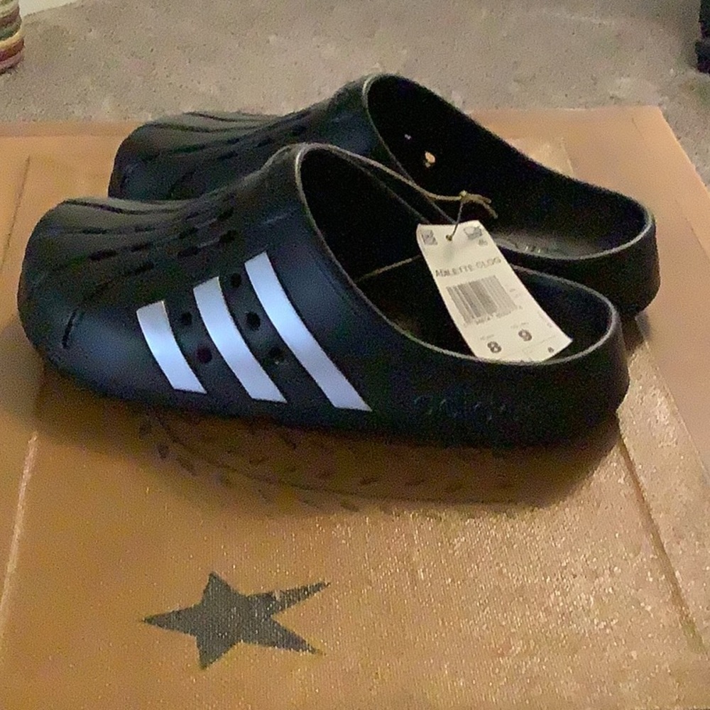 Adidas Womens slides blk/white SZ 9 NWT